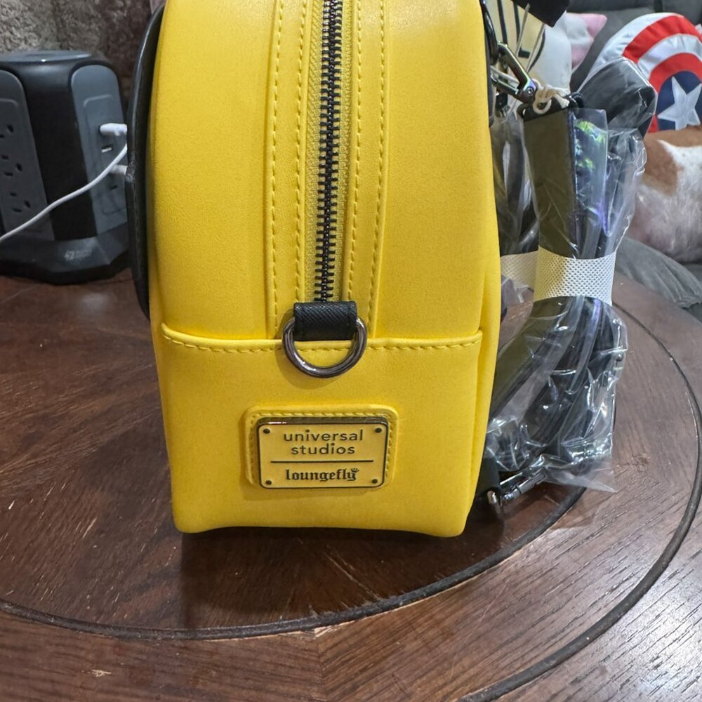 Loungefly Universal Studio Minions Big Face Convertible Mini Backpack NW… - Picture 6 of 7